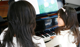 http://www.sumiya-goody.co.jp/school/child_music/img/pho_014.jpg