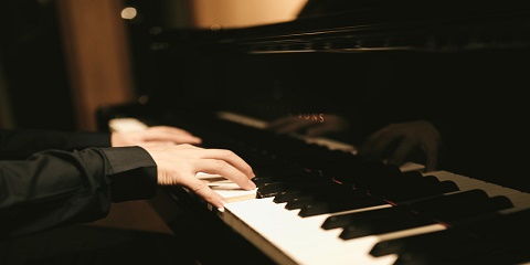 ピアノ演奏.jpg