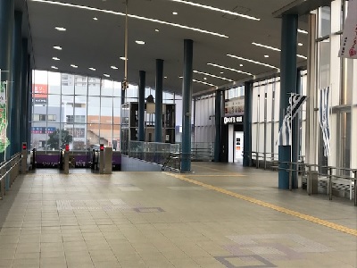 藤枝駅改札から南口風景.jpg